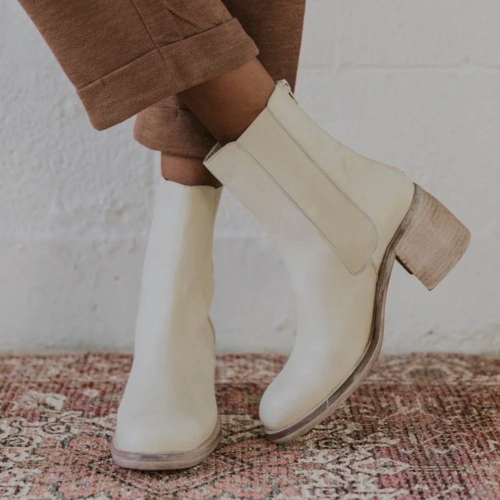 Free People Chelsea Boot Size 38.5